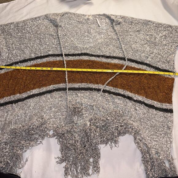 Free People Striped Fringe Juno Boucle Boho Poncho Western Sweater ONE SIZE - Picture 10 of 11